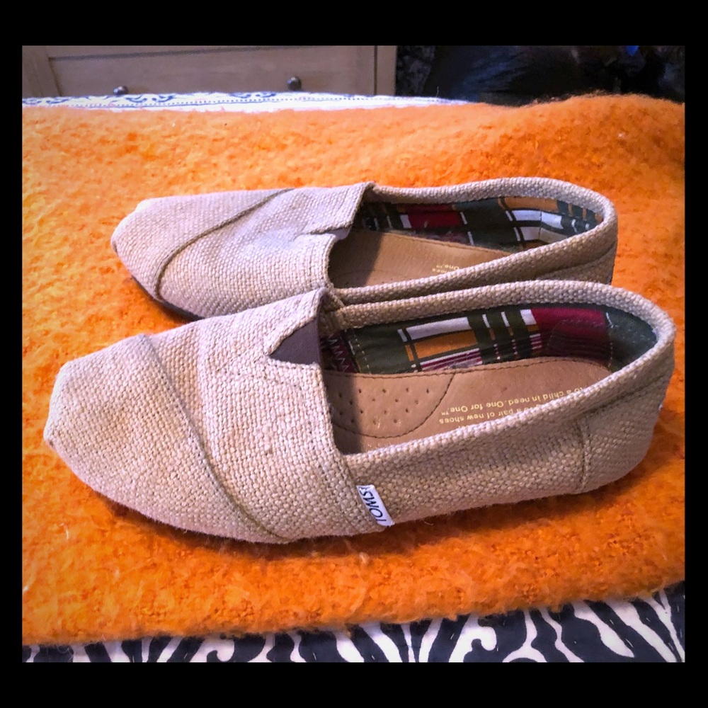 Tan toms shoes size 7